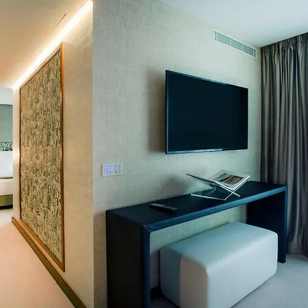 Wine & Books Hotel 5*