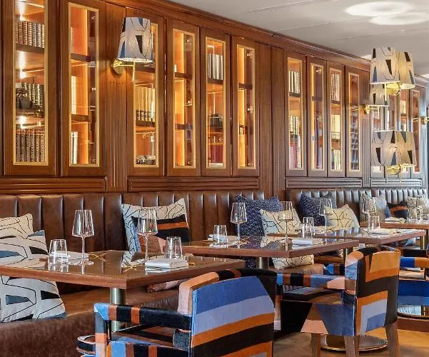 Wine & Books - Small Luxury Of The World 5* ポルト