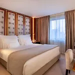 Wine & Books - Small Luxury Of The World 5*