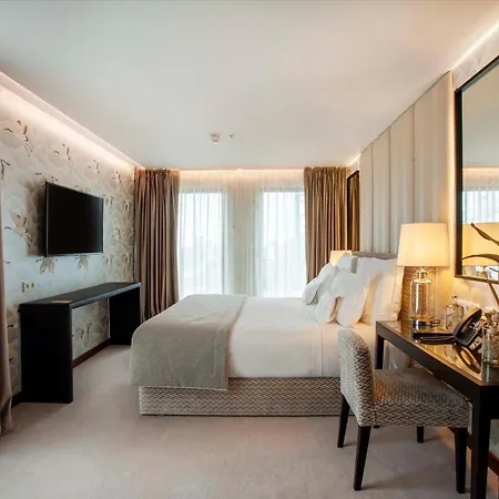 Wine & Books Hotel Oporto