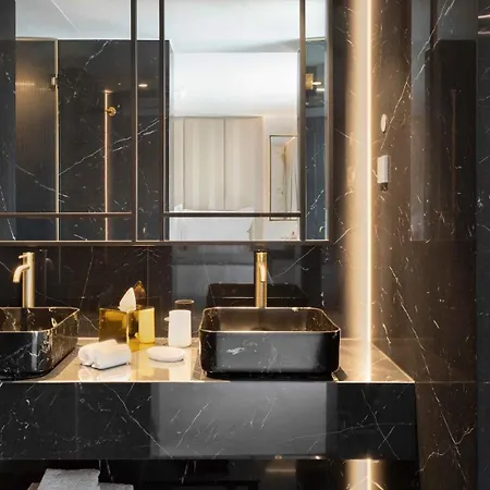 Hotel Wine & Books 5*