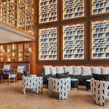 Wine & Books - Small Luxury Of The World بورتو