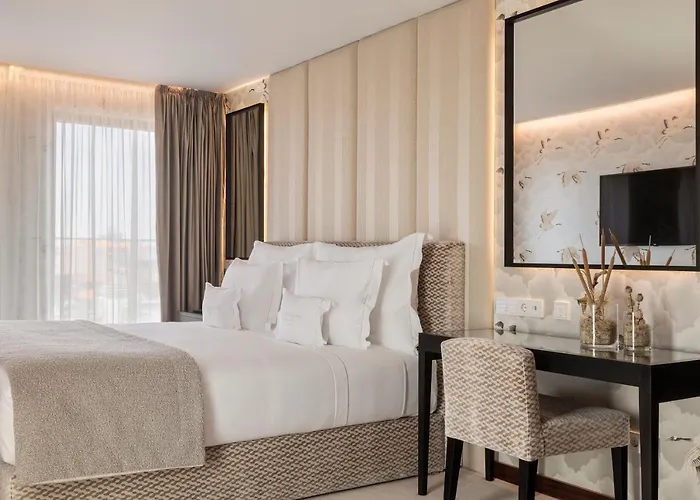 Wine & Books - Small Luxury Of The World Otel 5*