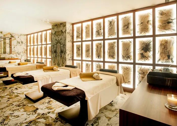 Wine & Books - Small Luxury Of The World Hotell 5*