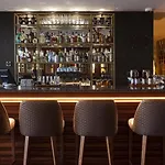 Wine & Books - Small Luxury Of The World 5* Porto