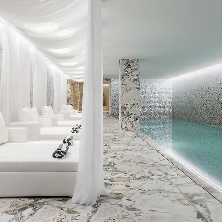 Wine & Books - Small Luxury Of The World Porto