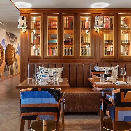 Szálloda Wine & Books - Small Luxury Of The World
