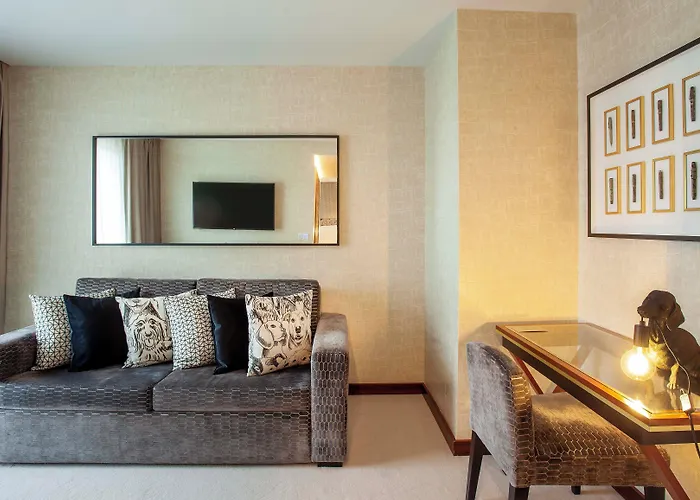 Wine & Books Hotel Porto